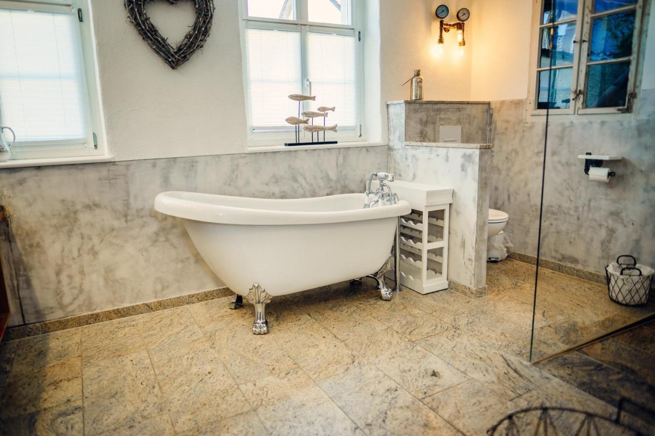 Alte Schmiede Mit Sauna, Pool Und Whirpool Im Aussenbereich Schoenstes Ferienhaus Der Lausitz Elsterheide エクステリア 写真
