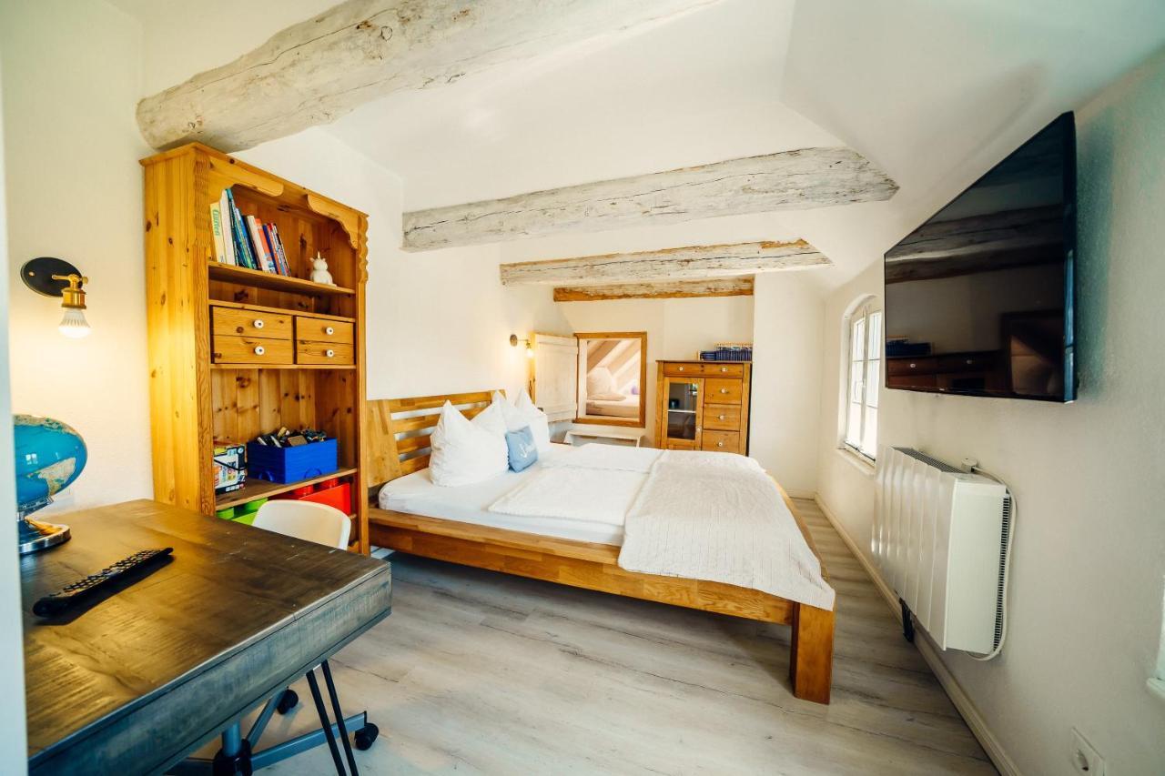Alte Schmiede Mit Sauna, Pool Und Whirpool Im Aussenbereich Schoenstes Ferienhaus Der Lausitz Elsterheide エクステリア 写真
