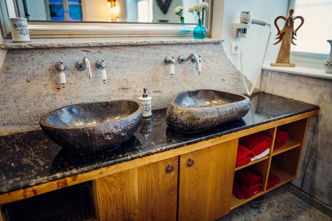 Alte Schmiede Mit Sauna, Pool Und Whirpool Im Aussenbereich Schoenstes Ferienhaus Der Lausitz Elsterheide エクステリア 写真
